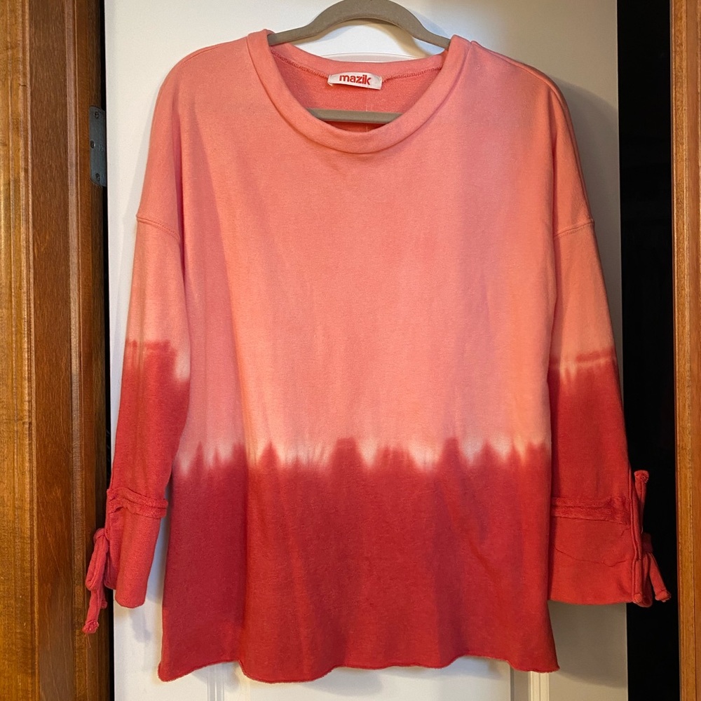 Cozy tie-dye top NWT Size Small